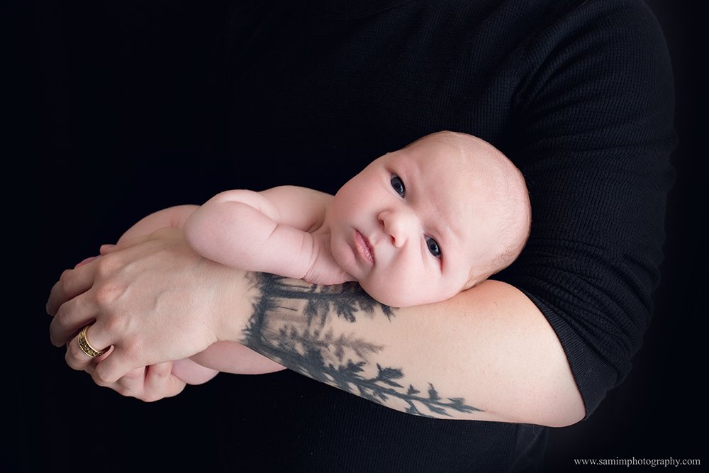 ashburn ga photographer tattooed parent newborn photos