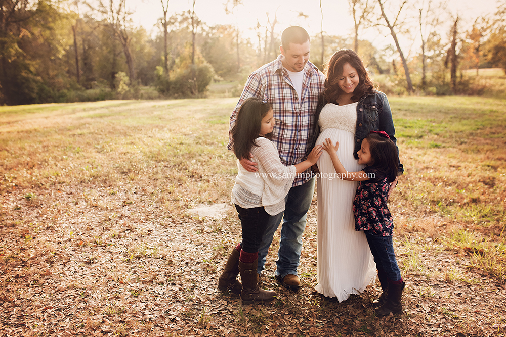 SamiM Photography outdoor maternity session recapping 365 days