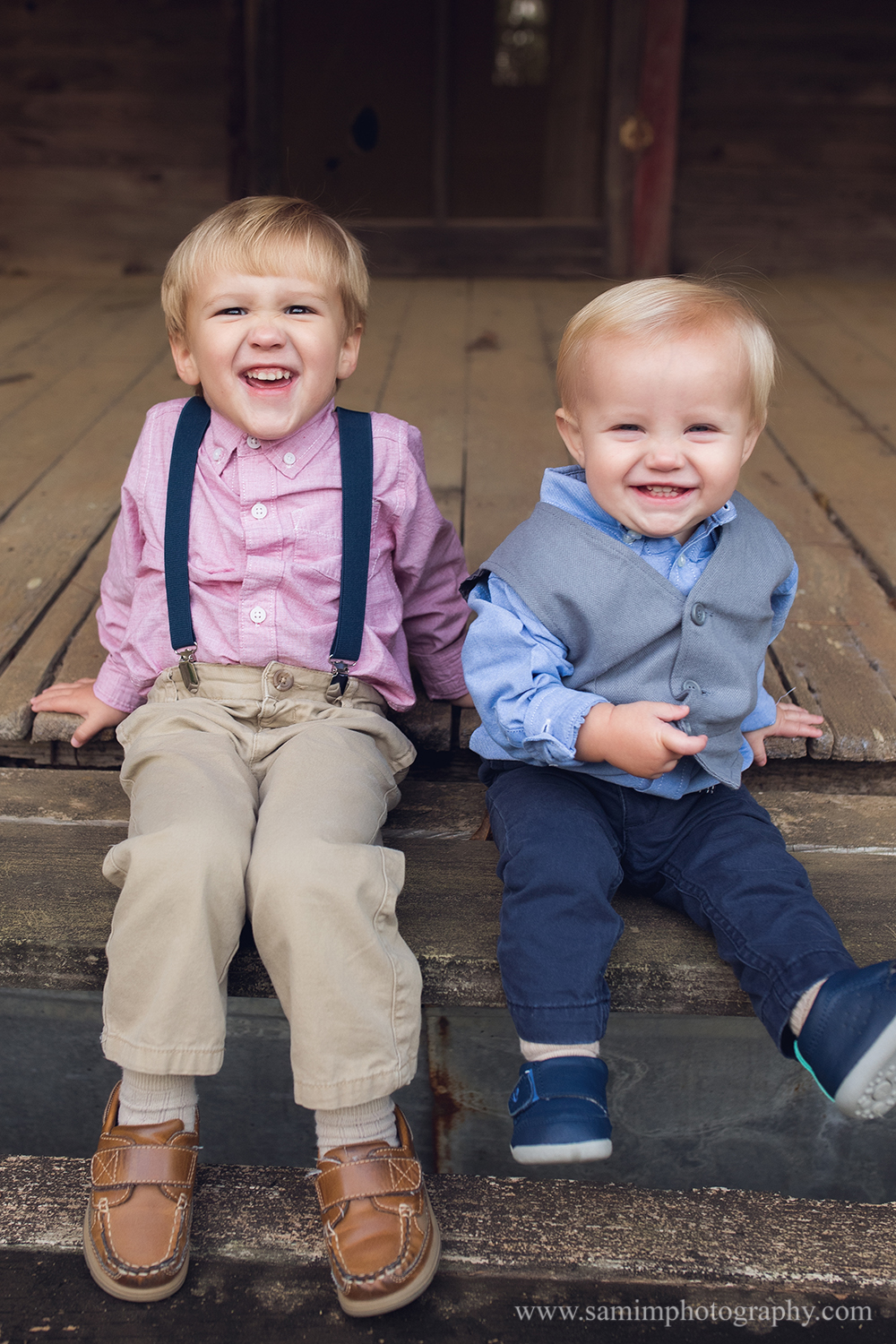 SamiM Photography old farmhouse family session