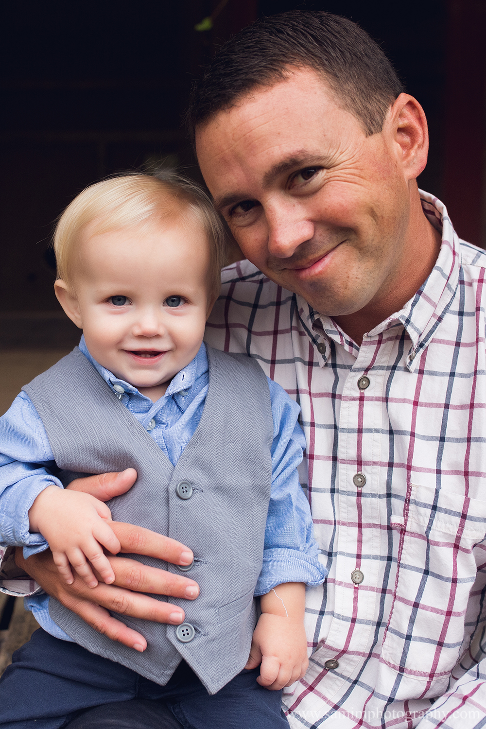 SamiM Photography old farmhouse family session