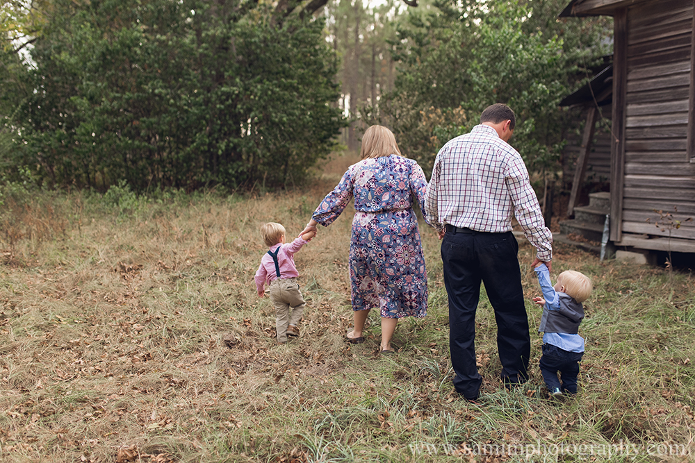 SamiM Photography old farmhouse family session