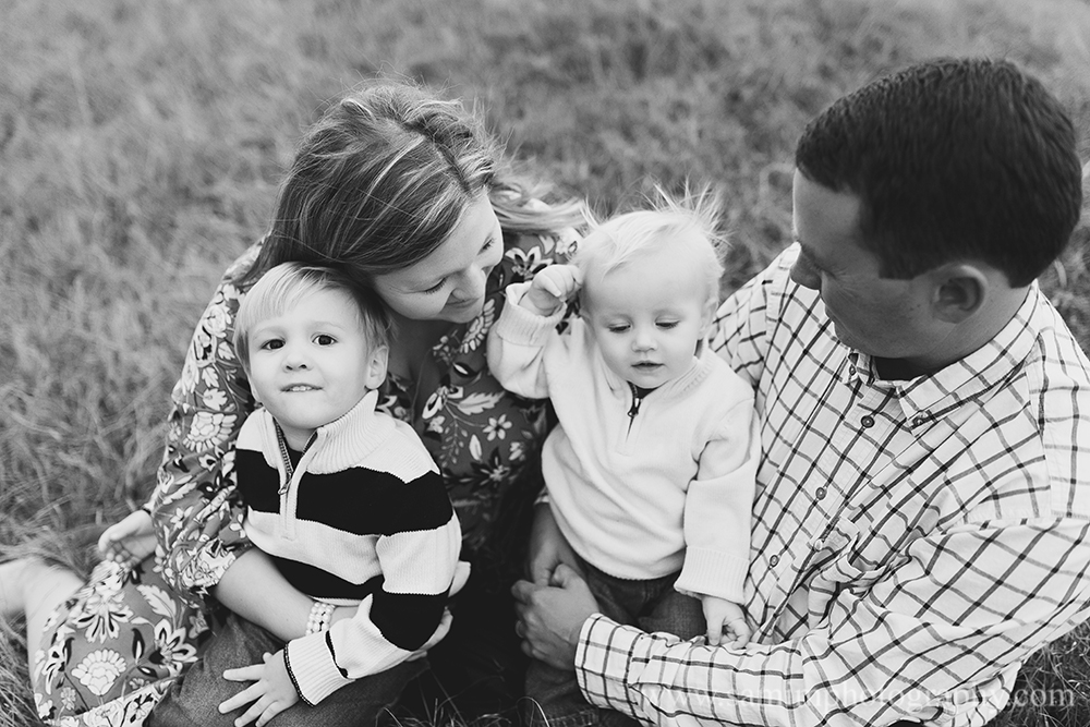 SamiM Photography old farmhouse family session