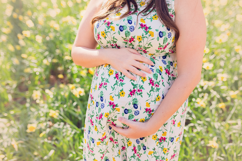 Ashburn Ga Photographer Blossoming among the daffodils spring maternity session