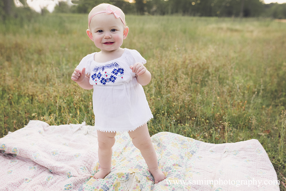 SamiM Photography First birthday session the sweet peach turns one