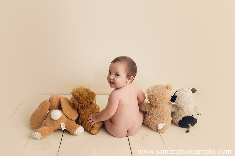 SamiM Photography 6 month photos 6 month smiley studio session