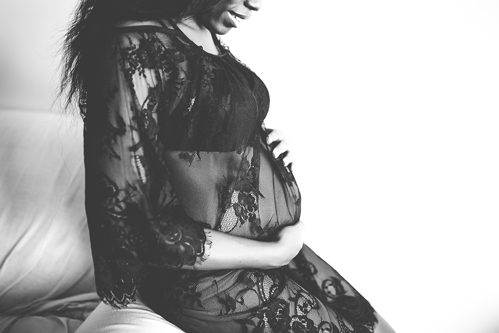 SamiM Photography Maternity boudoir Black beauty