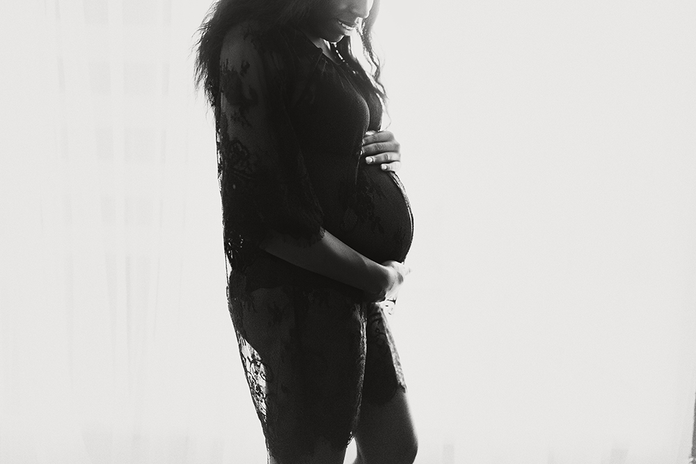 SamiM Photography Maternity boudoir Black beauty