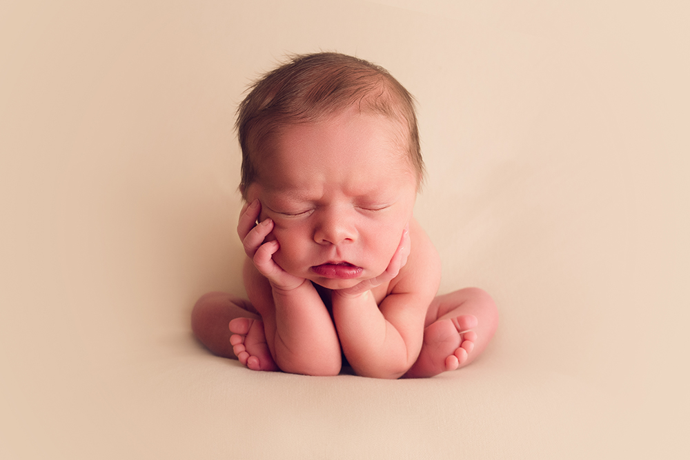 neutral newborn session froggy newborn